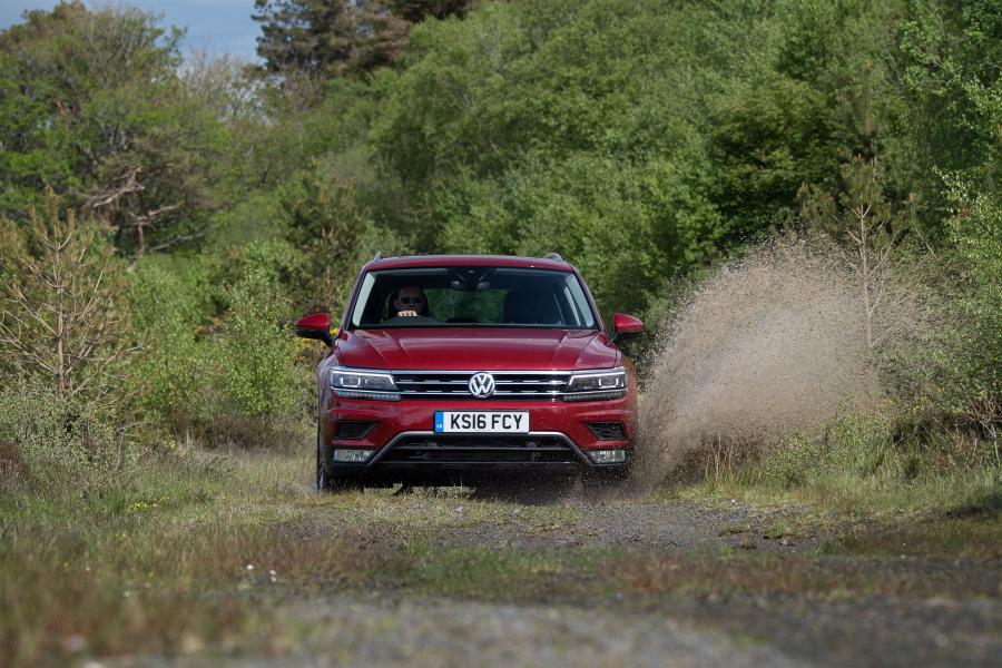  Volkswagen Tiguan 2016 года  (UK) (фото 31 из 40)